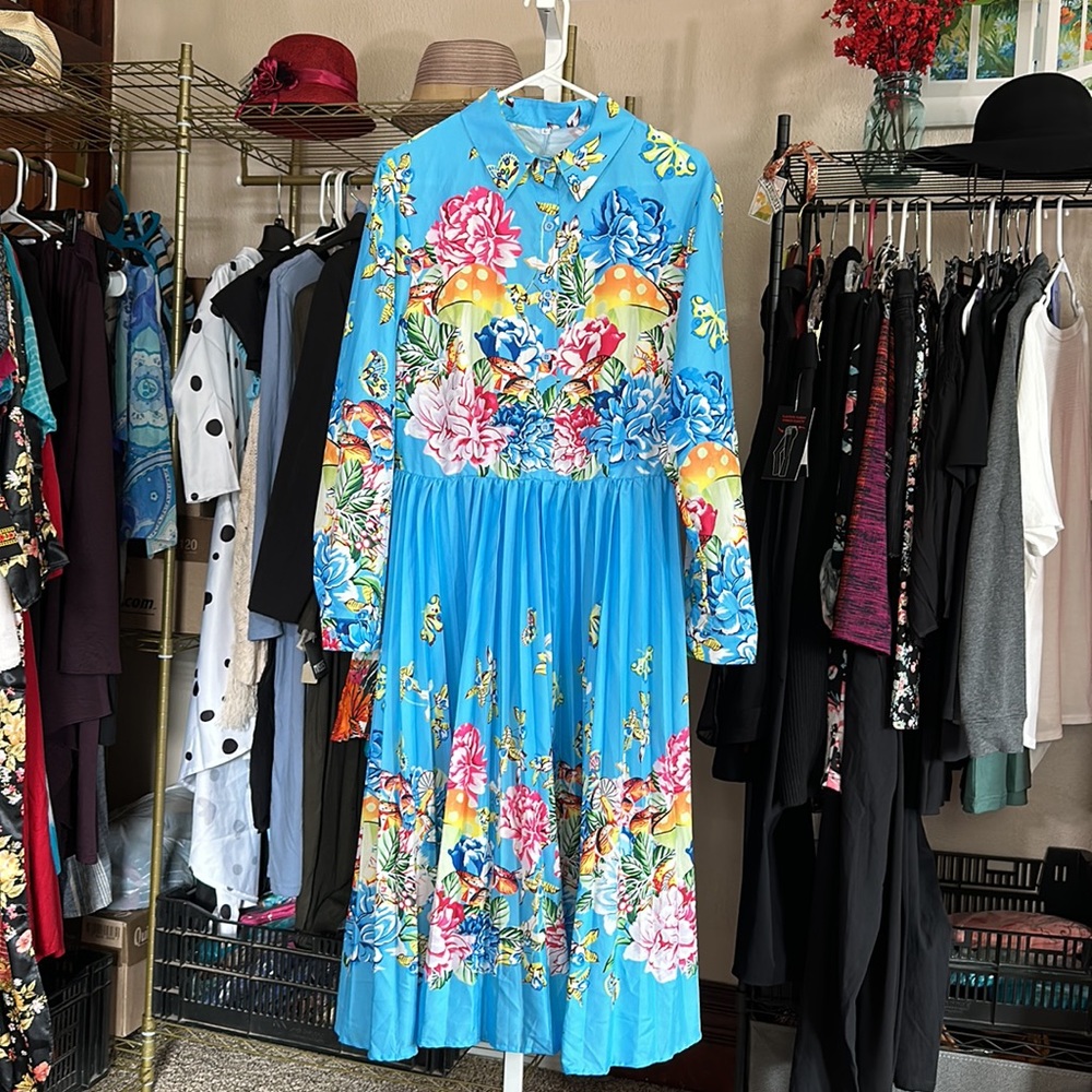 NEW Dress lightweight 70s mushroom butterfly pleats blue Alice in Wonderland